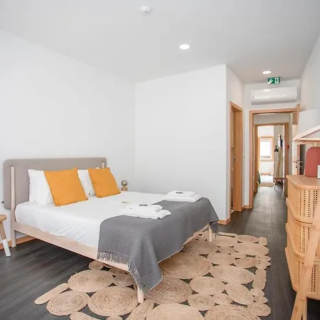Liiiving In - Downtown Spacious Holiday home