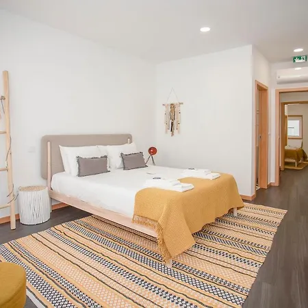 Liiiving In - Downtown Spacious Porto
